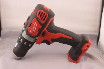 Milwaukee M18 1/2" Cordless Compact Drill Driver 2606-20 (#42136, View more