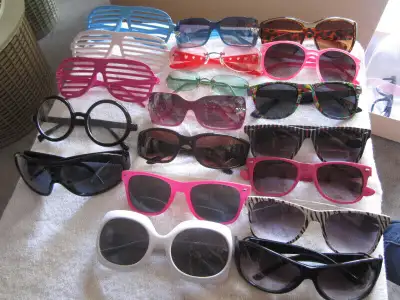 Lunettes, View more