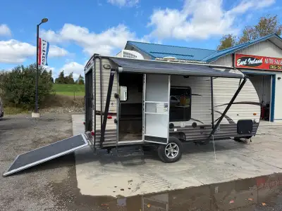 2016 Forest River Cherokee Wolf Pup 17RP Toy Hauler 20 Feet Awning Spare Tire Battery Single Propane...