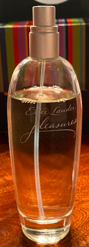 Estée Lauder Pleasures Perfume in Other in Mississauga / Peel Region