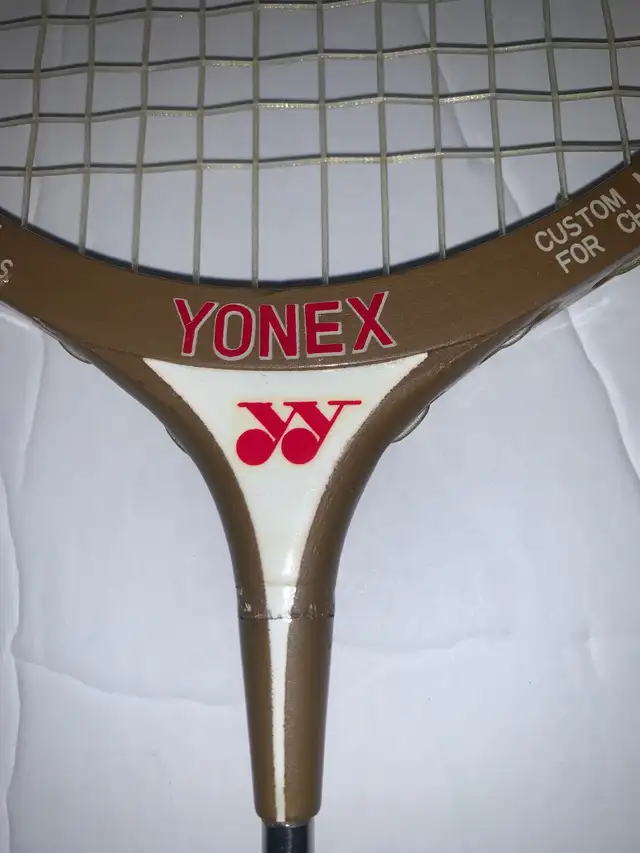 Rare find Vtg (over 40 yrs) Yonex Badminton Wooden Racket H-G3 in Arts & Collectibles in Markham / York Region - Image 4