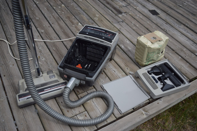 Vacuum cleaner  $40.00 and other household appliances in Microwaves & Cookers in Thunder Bay - Image 3