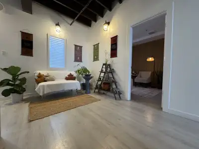 ✨ROOM FOR RENT IN NORTH YORK ✨ Hello everyone, We’re looking for an established practitioner who’s r...