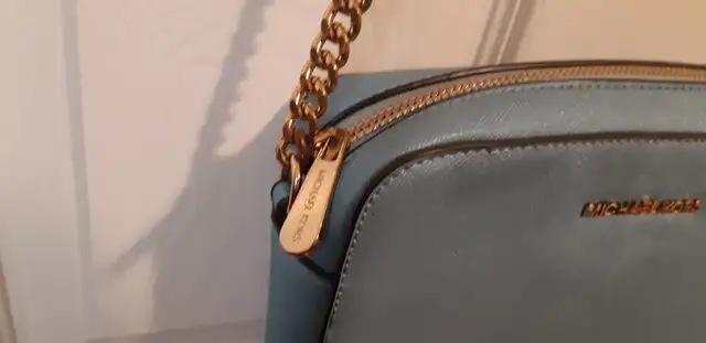 MICHAEL KORS Crossbody Bag in Women's - Bags & Wallets in Hamilton - Image 4