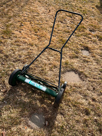 Lee Valley manual lawn mower