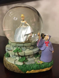 Disney Cinderella Snow Globe - Bippity Boppity Boo Theme