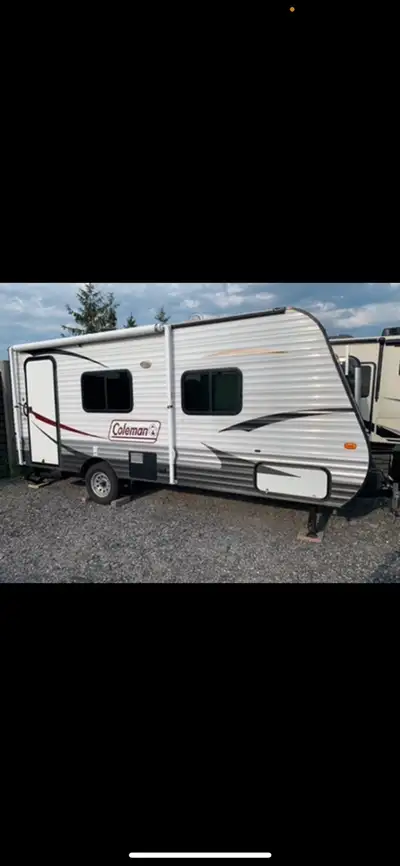 2014 Coleman travel trailer 21’ long 3000lbs 2 propane tanks , newer battery Sleeps 3 comfortably Fr...