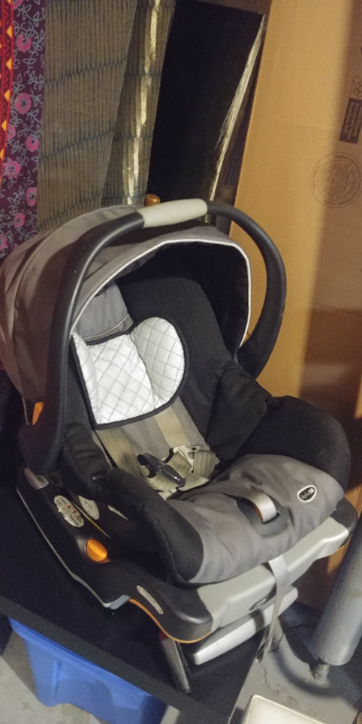 car seat in Strollers, Carriers & Car Seats in Barrie