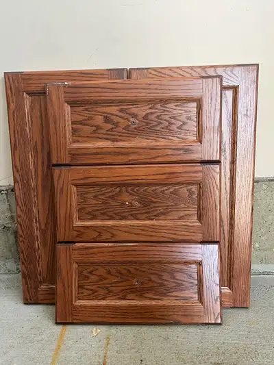 Panels with the hinges for the doors + 3 drawers for bathroom vanity, used great condition