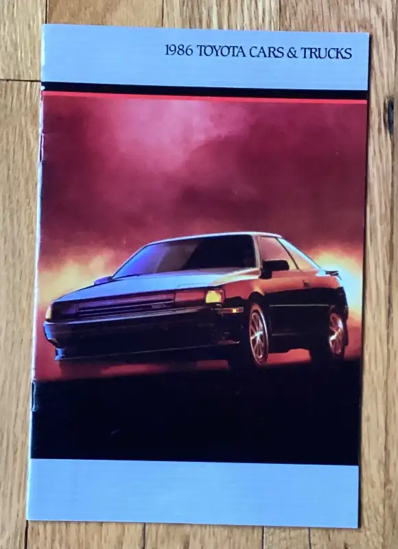 1986 TOYOTA CARS & TRUCKS BROCHURE FOR SALE in Arts & Collectibles in City of Montréal - Image 2