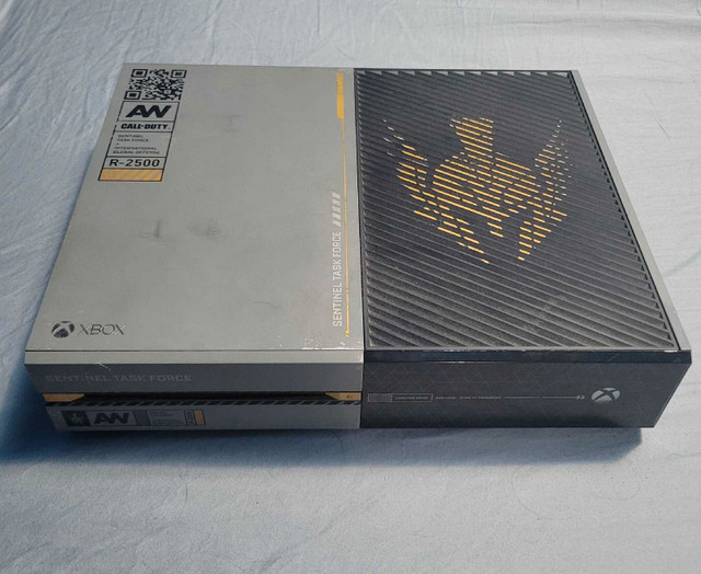 Xbox One - Call of Duty Limited Edition Console in XBOX One in Chatham-Kent