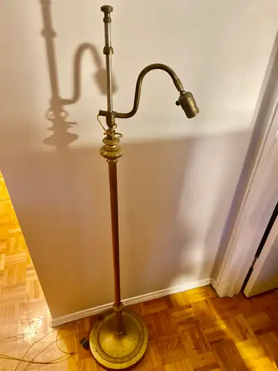 lampe sur pied antique en brass laiton pour décoration!, View more