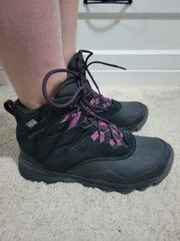 Merrell waterproof boots size 7. Firm price