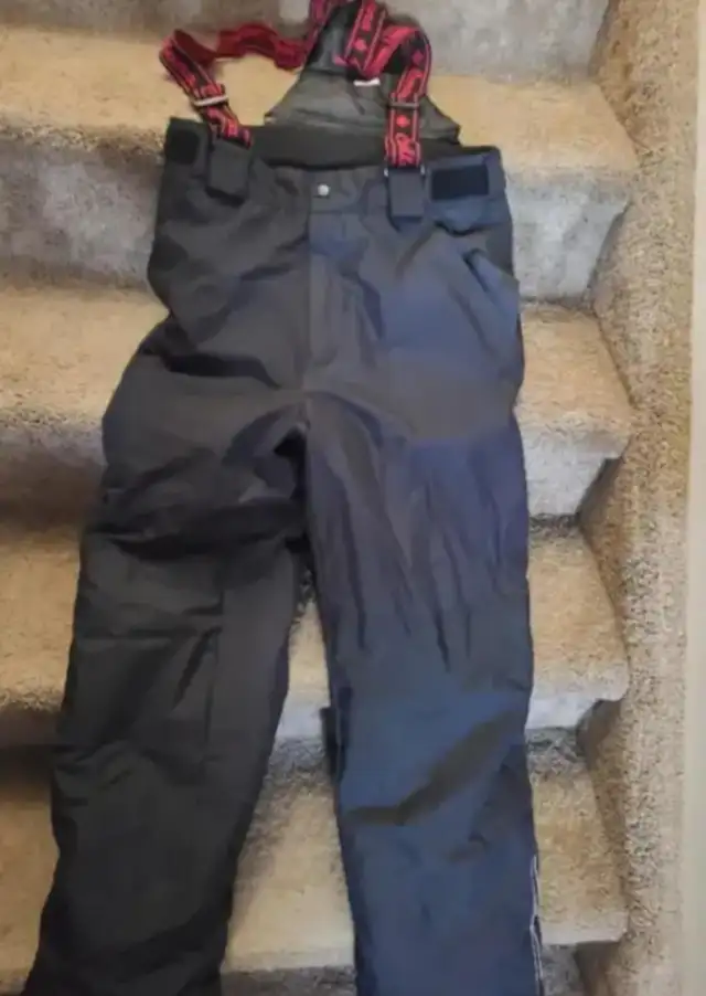Winter jacket & snow pants size 15/16 in Kids & Youth in Edmonton - Image 6