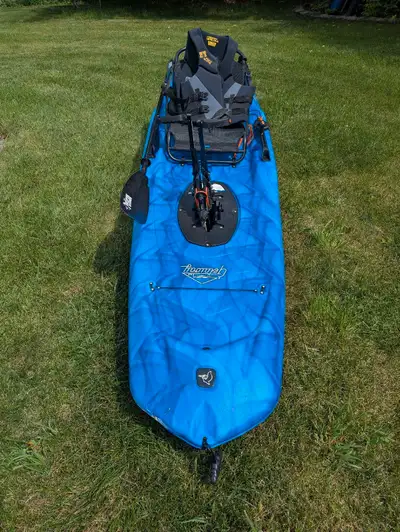 Get ready to paddle into adventure with this used Pelican Getaway 110 petal kayak! This kayak is des...