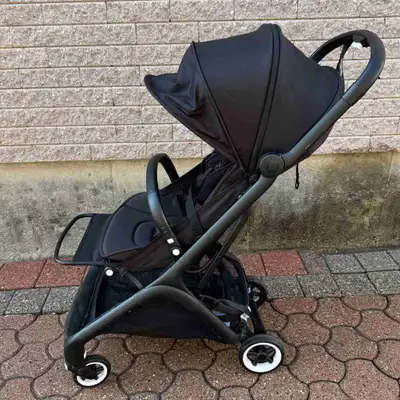 EUC less then a year old and only used once for travel. Super compact and light. Includes leather ha...