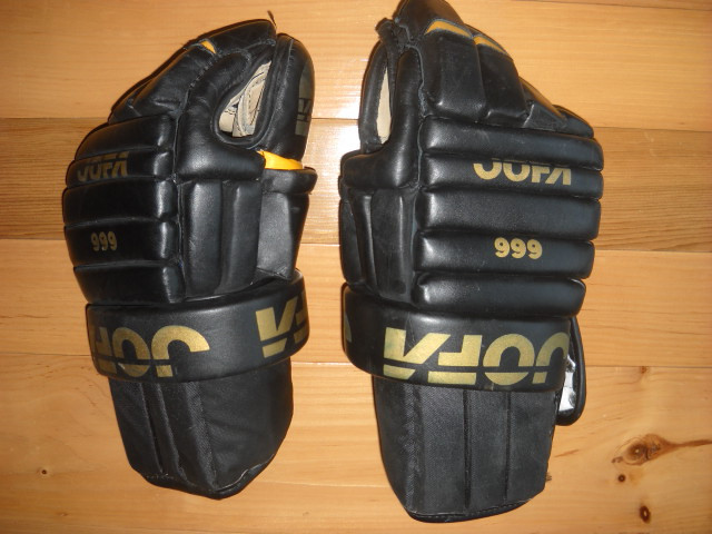 Gants de hockey vintage Jofa 999 pour collectionneur dans Art et objets de collection  à Saguenay
