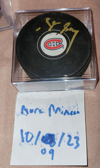 Denis Savard HOF Canadiens signed puck / Rondelle signée