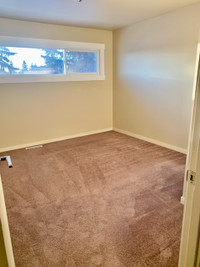 Bedroom available in 3 bedroom townhouse near U of S