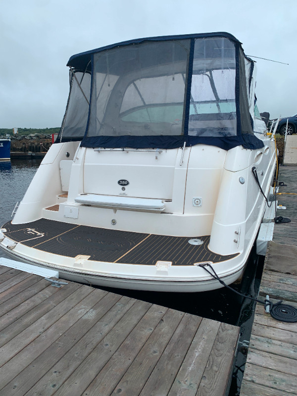 RINKER 35 EXPRESS CRUISER in Powerboats & Motorboats in Miramichi - Image 2