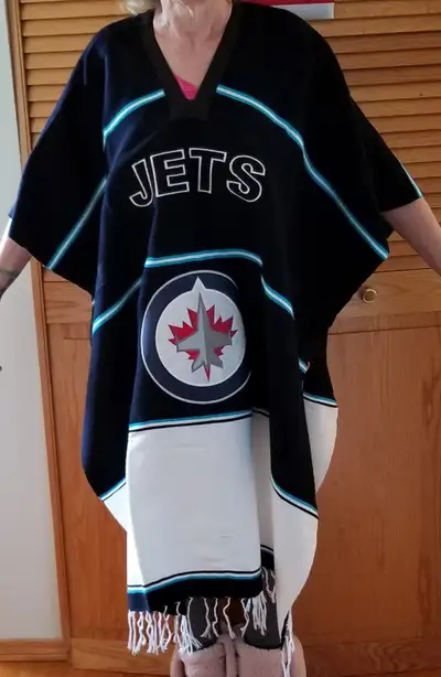 Winnipeg Jets WHITE and Blue Adult Unisex Poncho NEW, View more