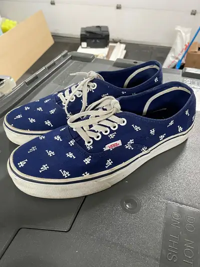 These size 9.5 Vans mens sneakers are a collectors item and no longer available. eBay sellers are av...