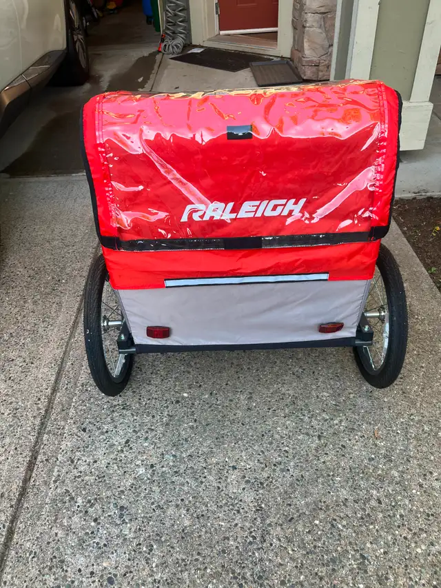 Raleigh Bike Trailer, Toddlers & Kids in Kids in Tricities/Pitt/Maple - Image 3
