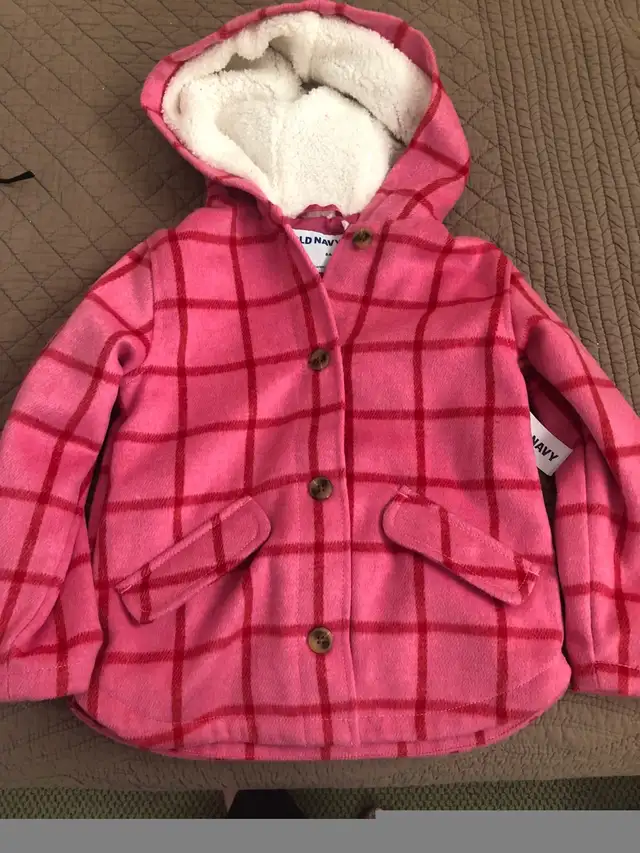 Girls Spring/Fall coat in Kids & Youth in Ottawa - Image 3
