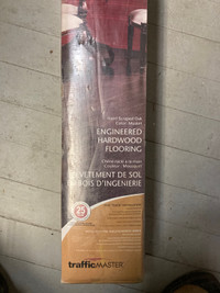 Box of engineered hardwood floor Musket color