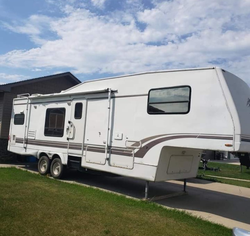 Alpinelite 33' St Andrew 5th wheel Camper RVs & Motorhomes Moose