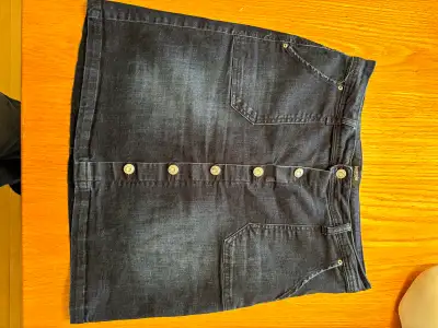 Kensie Denim Skirt (M), View more