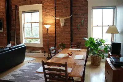 We are subletting our wonderful apartment in the heart of Old Town from June 1st - July 1st. (Dates...