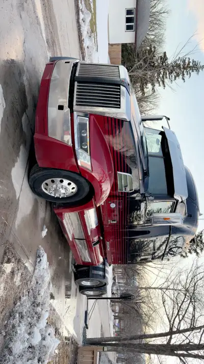 Owner operator 2019 Western Star 5700XE 1.1M km highway Runs and drives strong Shifts smooth Recentl...