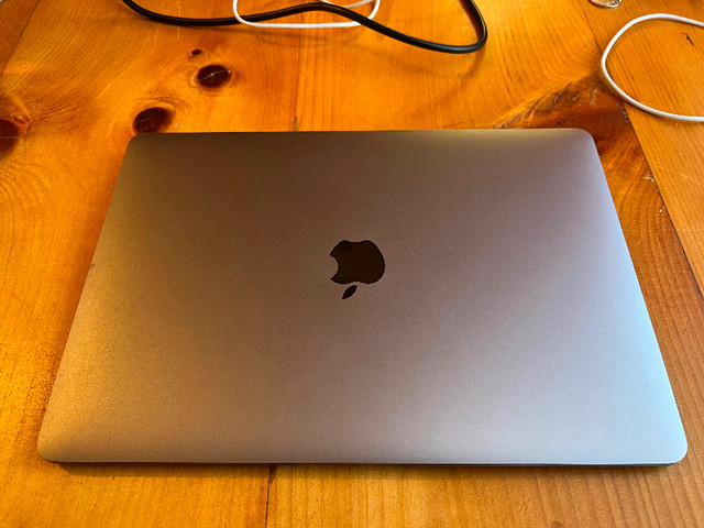 MacBook Pro (Retina, 13", 2019; i5/8GB/128GB SSD) in Laptops in Peterborough - Image 2