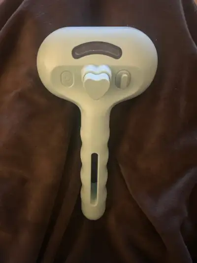 Pet Steam Brush. Water activated. Good for shedding and cleaning. Pick up only. No holds. $15. Price...