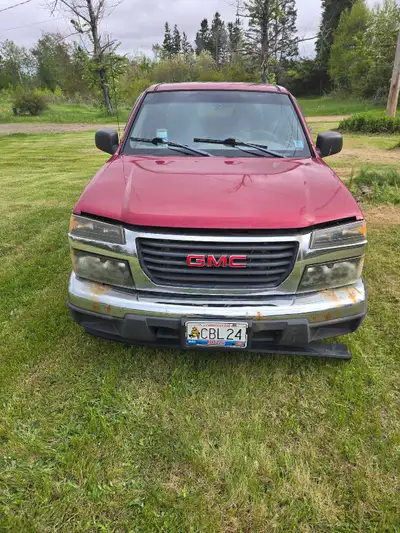 Selling my dad's 2006 GMC Canyon. For parts or repair. $1,500 call or text 1-902-222-1935.