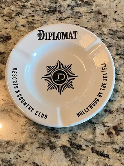 Offered is a beautiful Diplomat Resprts & Country Club ashtray. Hollywood By The Sea/FLA. In excelle...