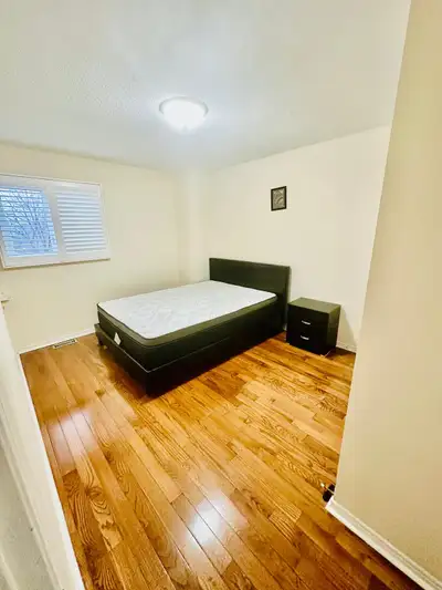 Fully Furnished Upstairs Room Available Brampton $500 including utilities (in sharing) Bright, fully...