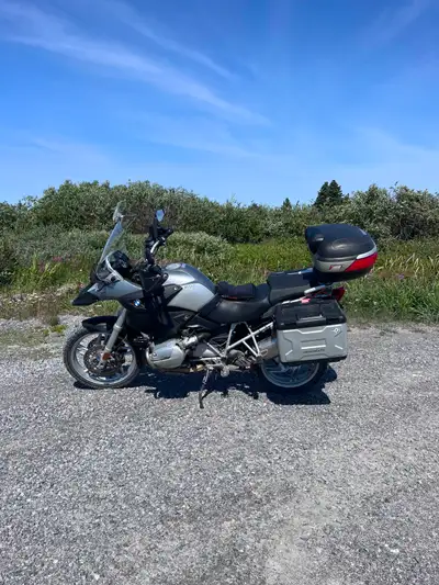 BMW R1200 GS 2014. Avec 109 000 Km. Deux propriétaires. Toujours très bien entretenue. Poignées chau...