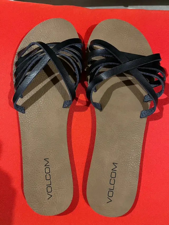 Sandales - Volcom - Gr.8 in Women's - Shoes in Laval / North Shore - Image 2