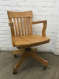 Solid oak swivel chair - Chaise bureau pivotante en chene