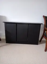BLACK TV TABLE
