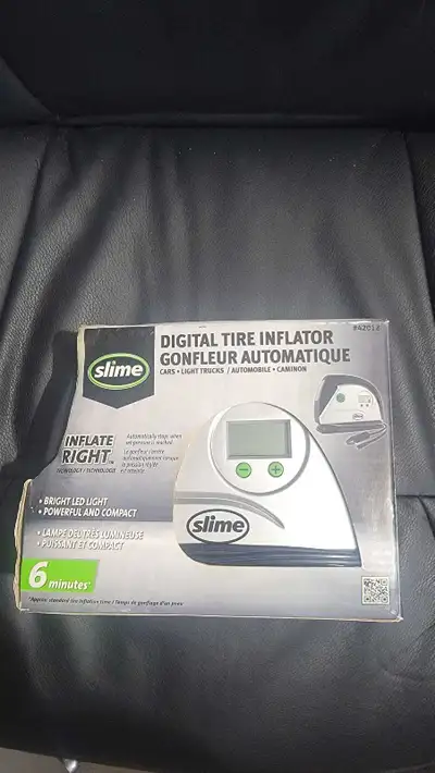 Keep your tires properly inflated with this Slime digital tire inflator for cars and light trucks. T...