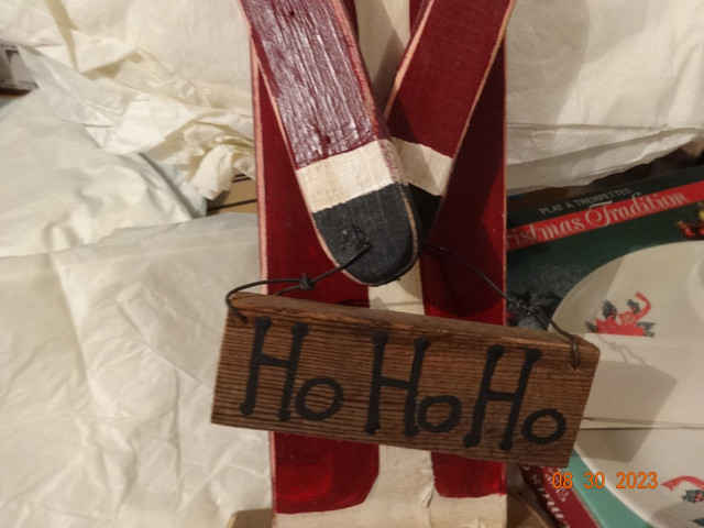 Christmas (Xmas) wooden door Santa, handmade, 22 inch, 90s in Holiday, Event & Seasonal in Kelowna - Image 2