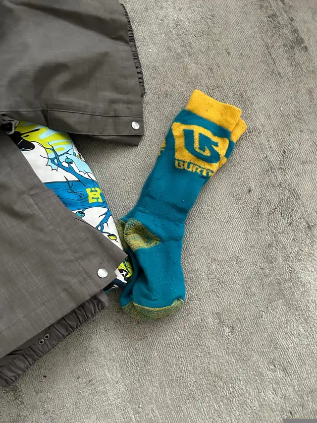 Boys ski jacket and pants  in Kids & Youth in City of Montréal - Image 7