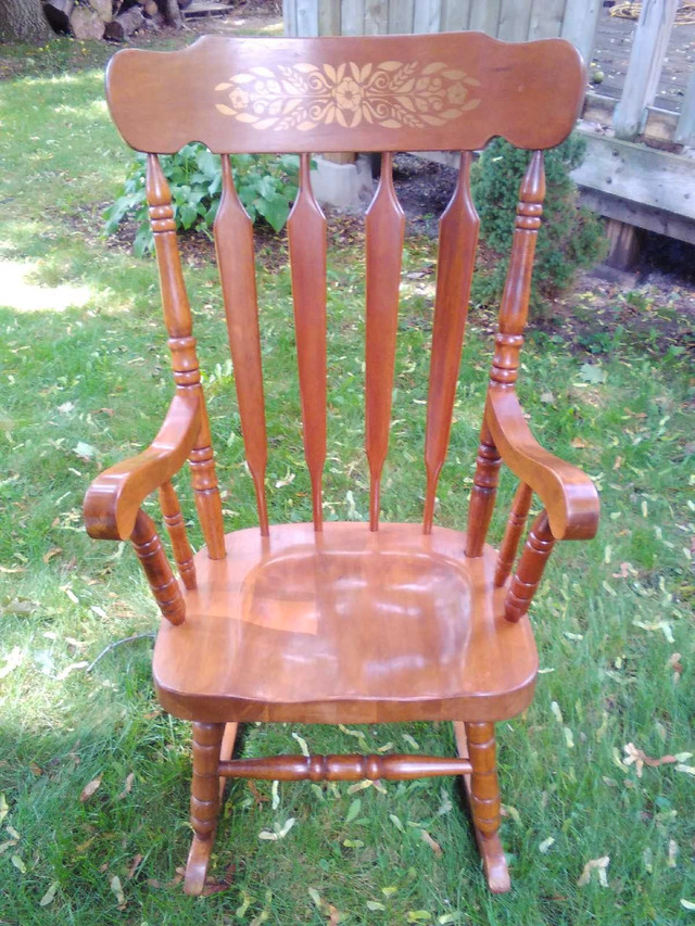Hardwood Rocking Chair in Chairs & Recliners in Peterborough - Image 2