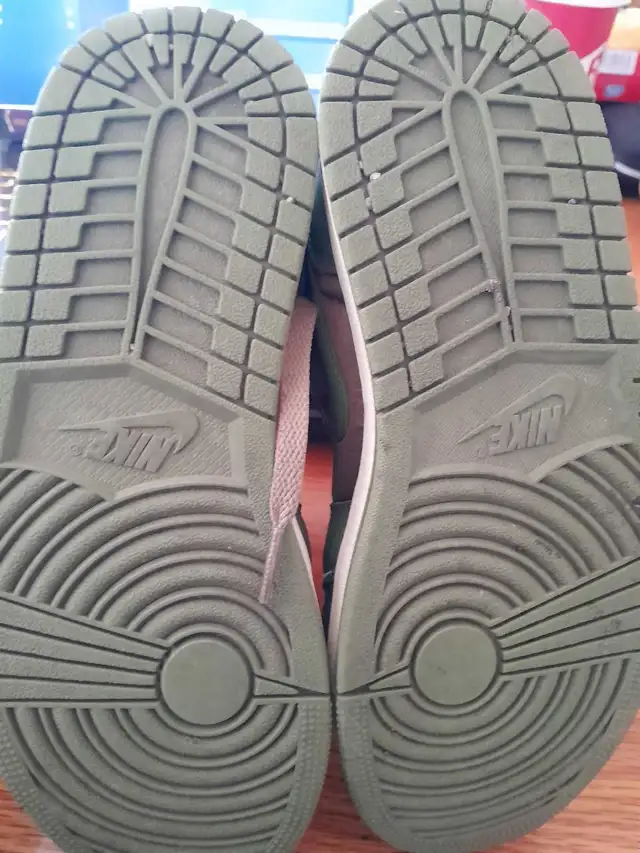 Nike Jordan 1 in Men's Shoes in Mississauga / Peel Region - Image 4