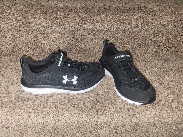 Boys New Under Armor Shoes in Kids & Youth in Saskatoon - Image 2