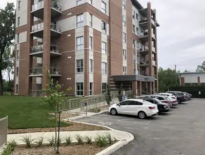 Beautiful 6th-Floor Loft Studio in Laval – Lease Transfer Available Now - Looking for a spacious, mo...