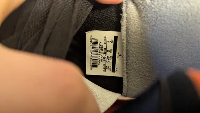 Jordan 4 BRED size 9 in Men's Shoes in City of Toronto - Image 7